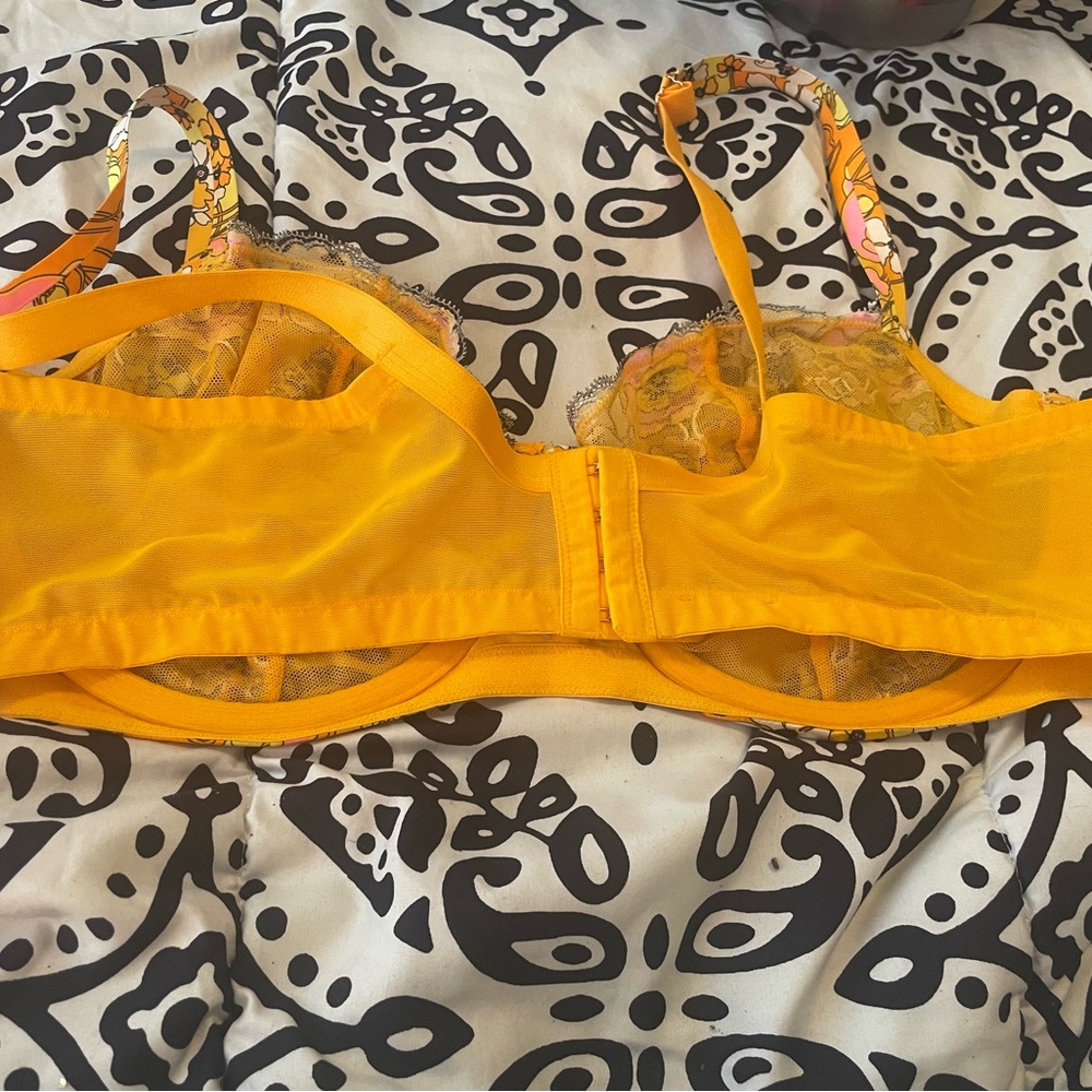 Bra - Picture 3 of 3